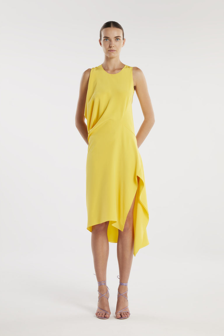 Deceptive yellow dress front